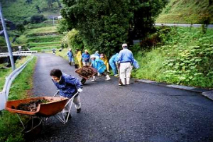 道路の清掃　竹の原集落協定